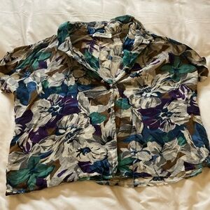Vintage button up women’s shirt